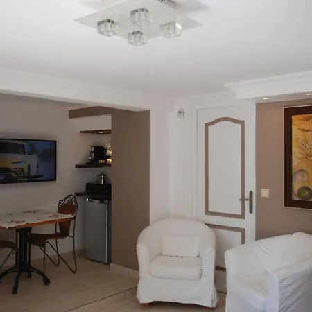 La Javanaise Bed & Breakfast Saint Aygulf