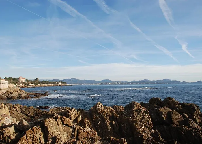 La Javanaise 3*